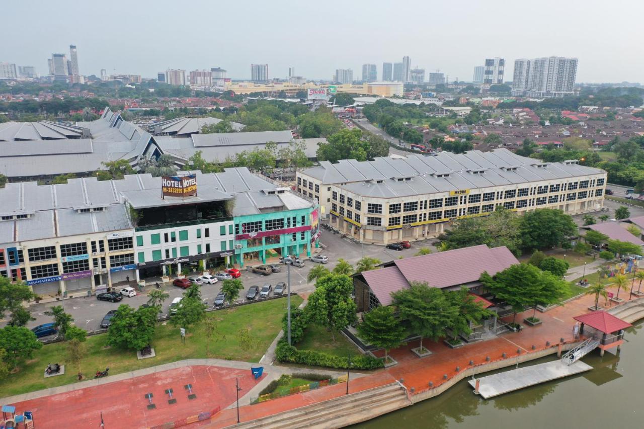 Riverfront Boutique Hotel Malacca Bagian luar foto